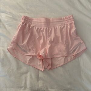 Lululemon hotty hot high rise lined short 2.5
